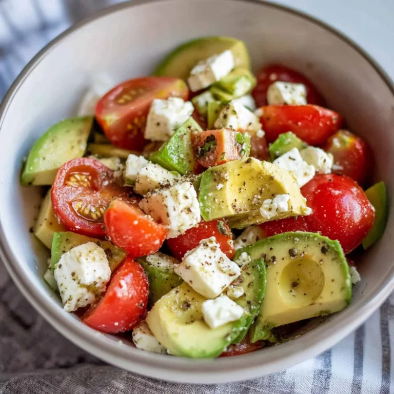 Avocado-Salat mit Feta & Tomaten